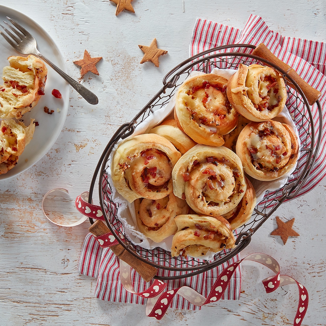 Apple and bacon buns